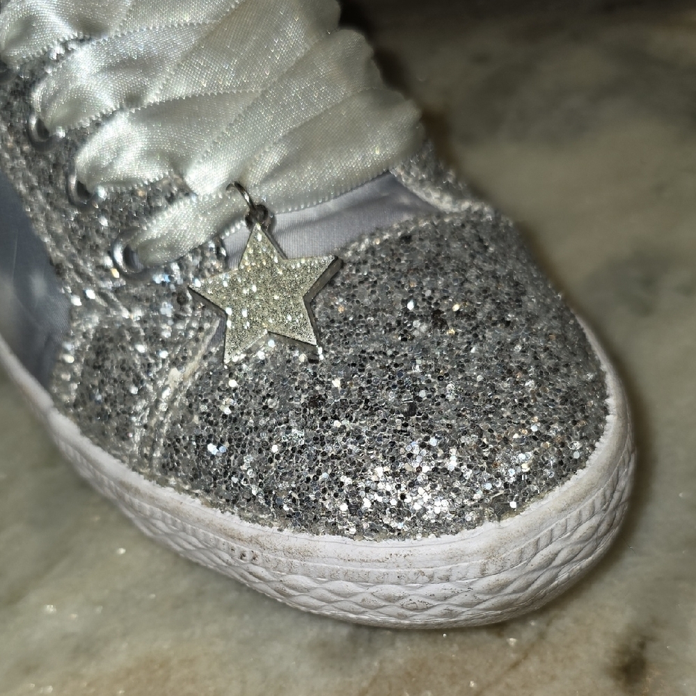 Bradford Exchange Marilyn Monroe Silver Glitter Women's Sneakers Sz 8.5 - Picture 10 of 10